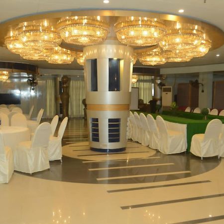 Alsafina Hotel Lahore Buitenkant foto