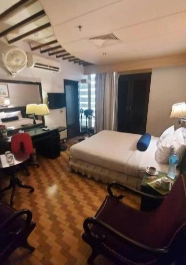 Alsafina Hotel Lahore Buitenkant foto