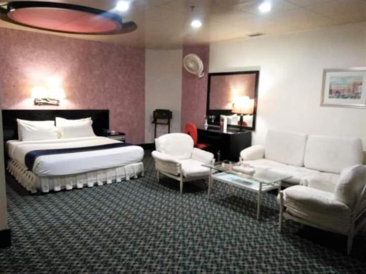 Alsafina Hotel Lahore Buitenkant foto