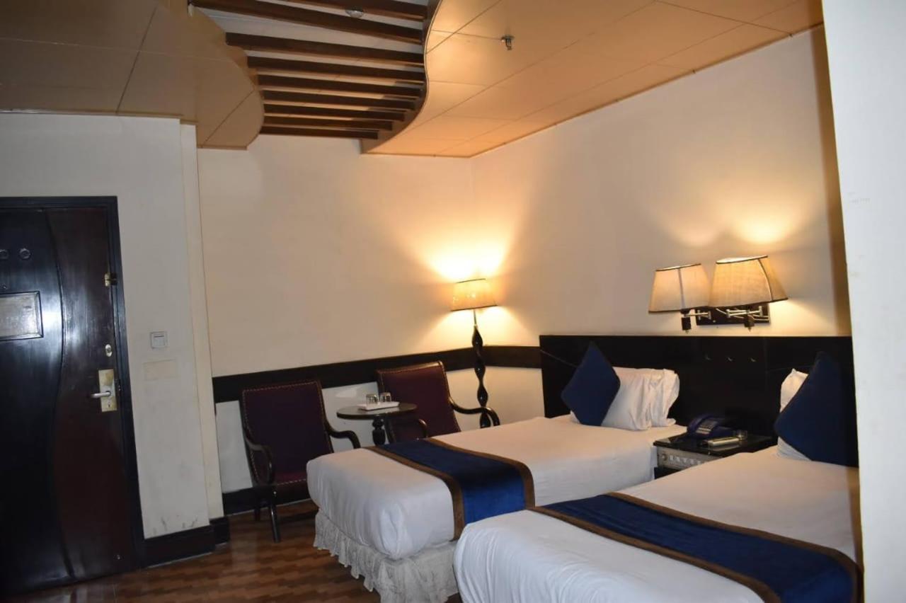 Alsafina Hotel Lahore Buitenkant foto