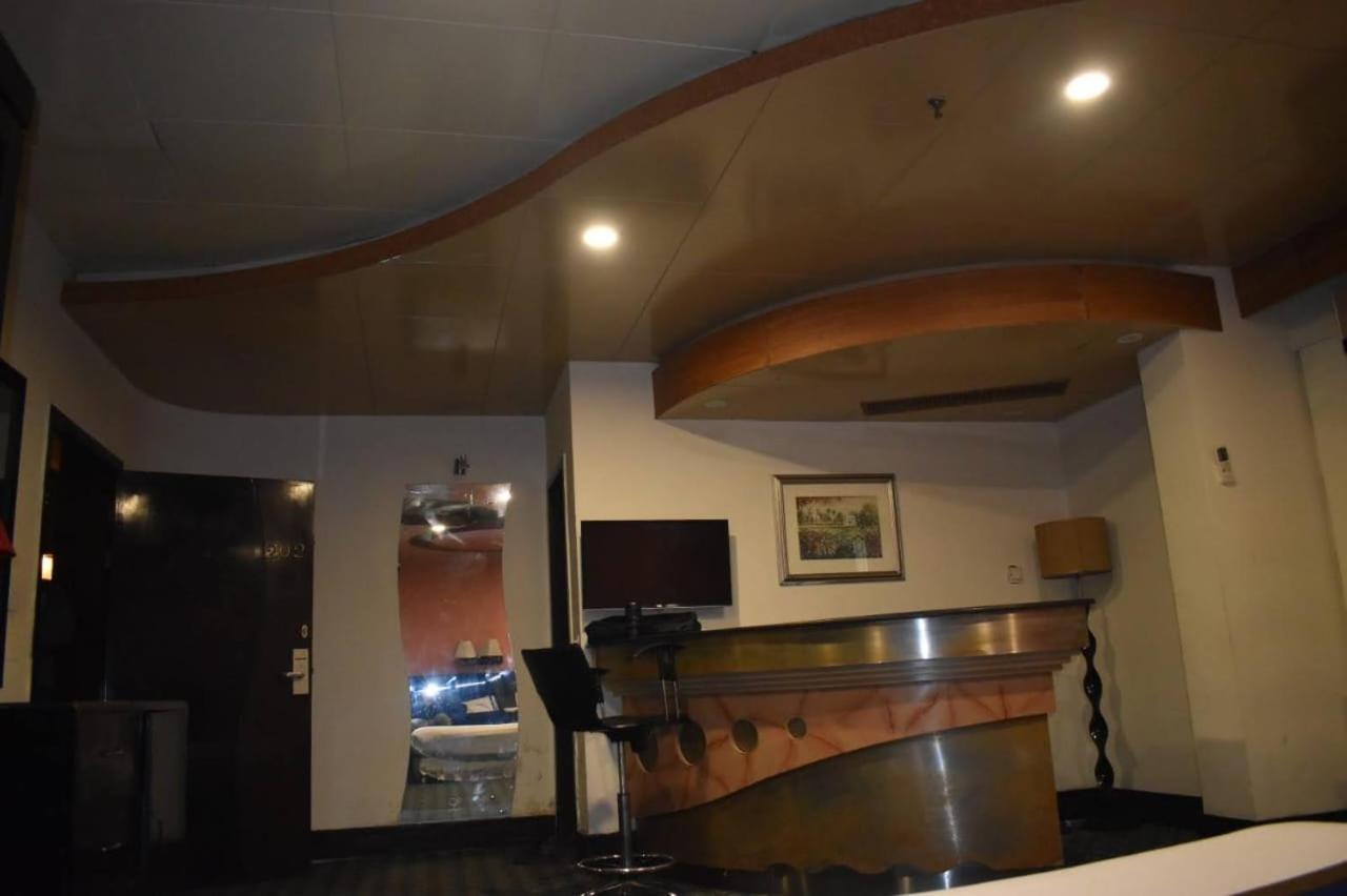 Alsafina Hotel Lahore Buitenkant foto