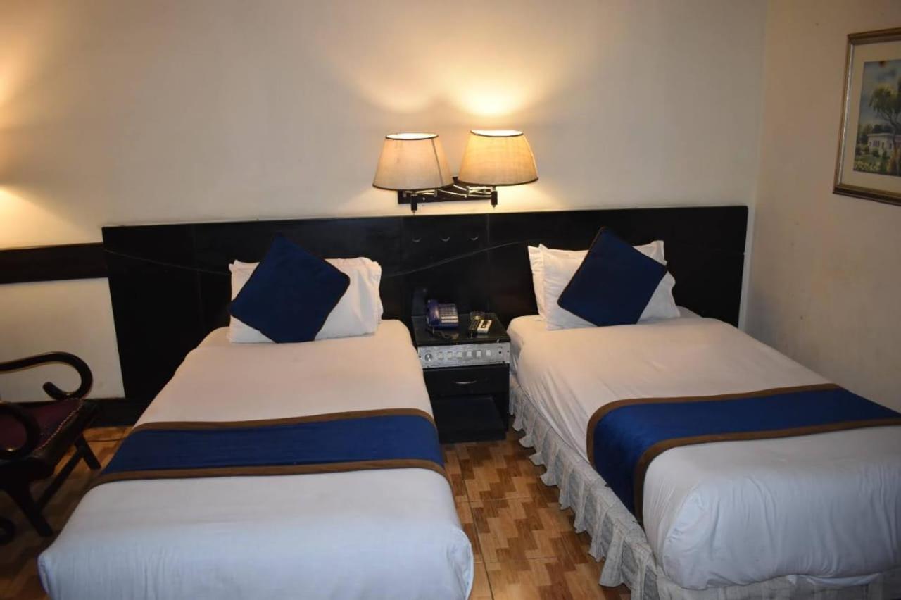 Alsafina Hotel Lahore Buitenkant foto